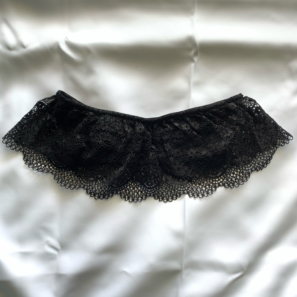 Victoria’s Secret Medium Black Lace Bandeau
